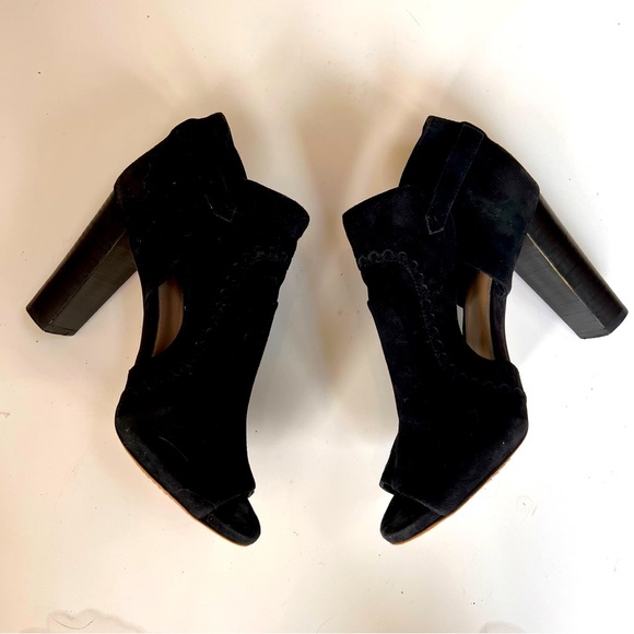 New Vince Camuto Conley Buckle Open Toe Bootie Size 7 Black Suede Stacked Heel - Picture 7 of 16